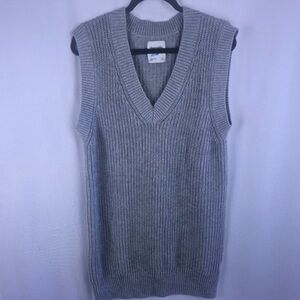 Classic Grey Ribbed V-Neck Sleeveless Sweater Vest